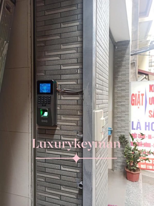 hệ thống kiểm soát ra vào access control