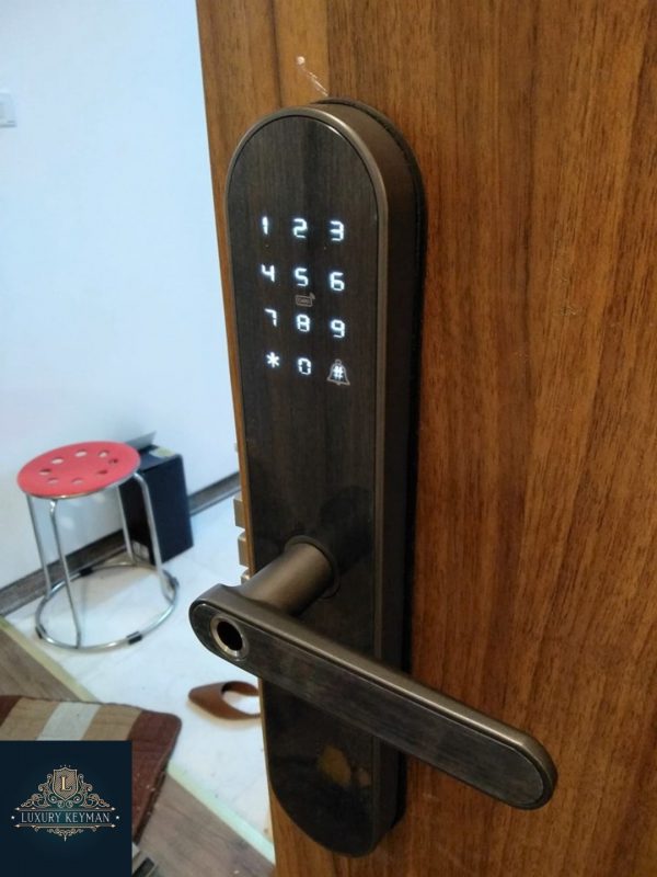 khóa cửa điện tử m360 k35 tân mai logo